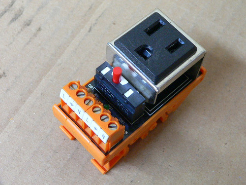 WEIDMULLER 9915480001 RS-SIMPLEX 120V AC OUTLET CIRCUIT BREAKER
