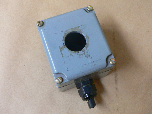 Square D 9001KY1 enclosure, die cast aluminum, class 9001, type KY-1