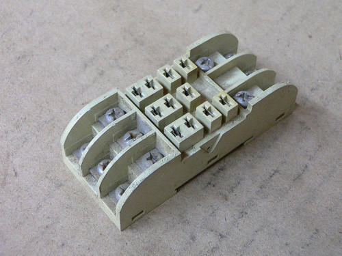 ELECTROMATIC D411 SOCKET RELAY BASE 11 PIN 15 AMP 250 V