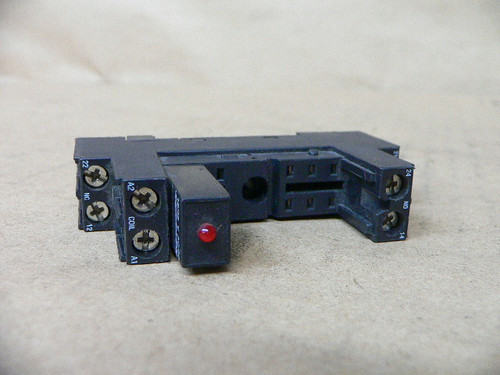 SCHRACK RT78625 SOCKET FOR RT SERIES DIN SCREW 5MM PI