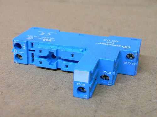FINDER 95.03 RELAY SOCKET, 250V, 10A, DIN RAIL