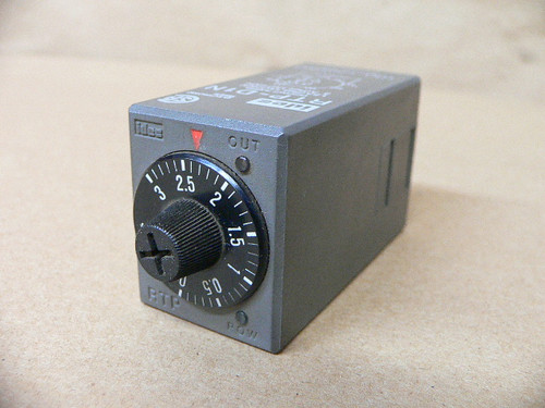 IDEC RTP-D1N RELAY TIMER MODULE 120V