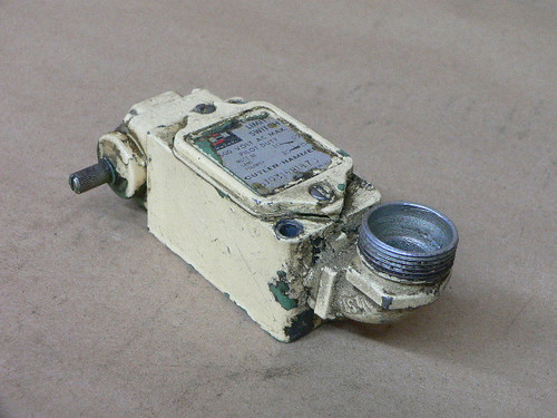 CUTLER-HAMMER TYPE L PILOT DUTY LIMIT SWITCH 10316H187C