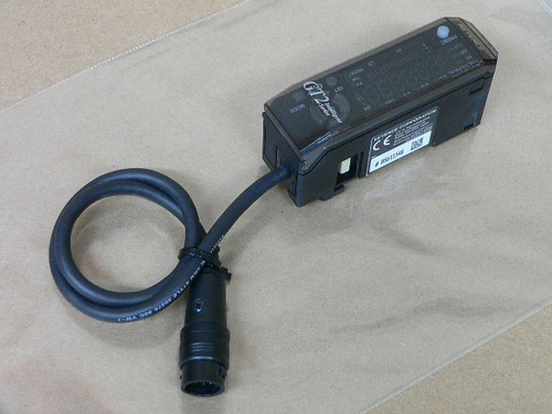KEYENCE CORP GT2-71CP GT271CP SENSOR AMPLIFIER UNIT 10-30VDC 12 PIN