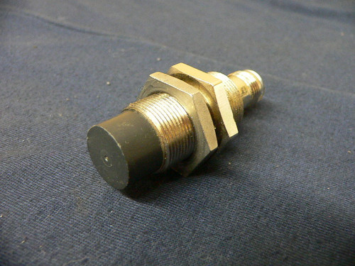 OMRON E2A-M18KN16-M1-B1 M18UNSH NPB 16MM PNP NO M12