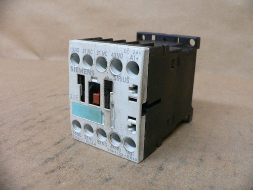 Siemens 3RH1122-1BB40 Sirius Control Relay 2 N.O. & 2 N.C. 24 VDC Coil