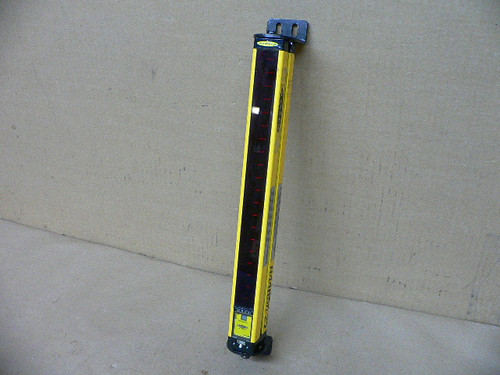 Banner SLSCE30-300Q8 Light Curtain Emitter Sensor SLSCE30300Q8