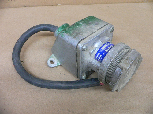 CROUSE-HINDS AR331 M72 RECEPTACLE PLUG CONNECTOR 3-POLE 30 AMPS 3-WIRE