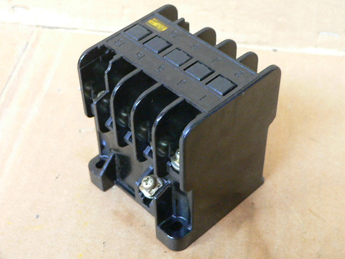 Fuji Electric SRC3631-5-1 Magnetic Contactor 200-220V