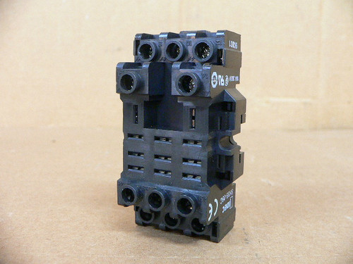 Idec SH3B-05C Relay Base