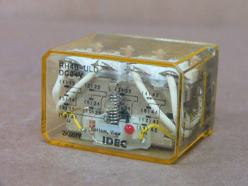 Idec RH4B-ULD Relay DC24V