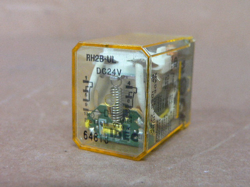 Idec RH2B-UL 24VDC Relay
