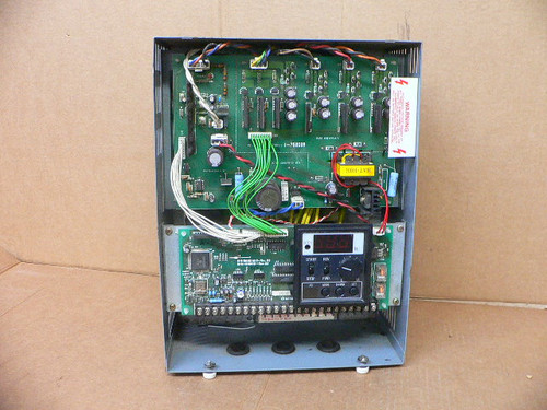 Allen Bradley 1333-AAC 575V 1.9A 3Ph AC Motor Drive (Missing Cover)