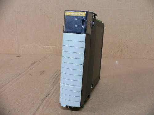 ALLEN-BRADLEY 1756-OF8 ANALOG OUTPUT 10V & 4-20MA 8 POINT OUTPUT