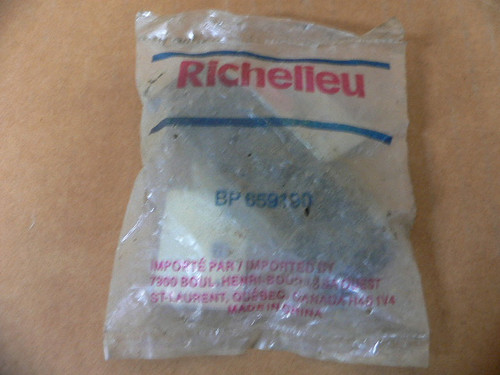 Richelieu BP659190 Double Magnetic Catch Black 3/4" x 3" Cabinet Door Seal