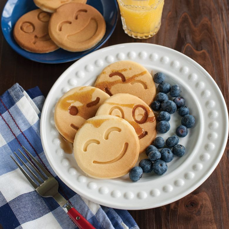 Nordic Ware Smiley Face Pancake Pan - Thumbnail 5