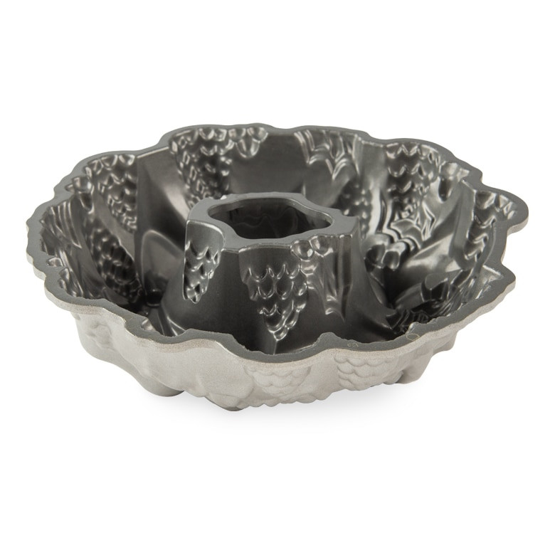 Nordic Ware Wreath Pan - Thumbnail 4