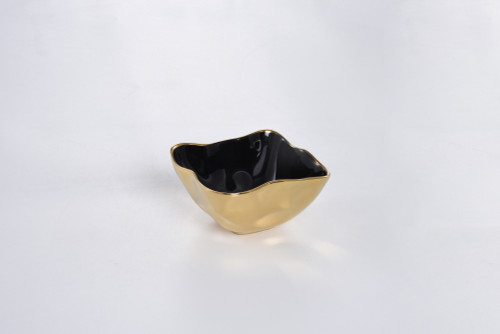 Pampa Bay Eclipse Square Snack Bowl, Black/Gold