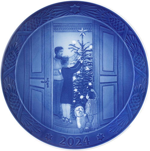 Royal Copenhagen 2024 Christmas Plate, Christmas Anticipation (1070754)