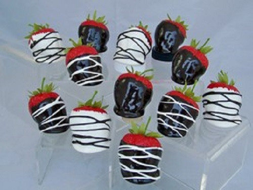 Just Dough It Replica Strawberry, Chocolate w/White Swirl (W901-2)