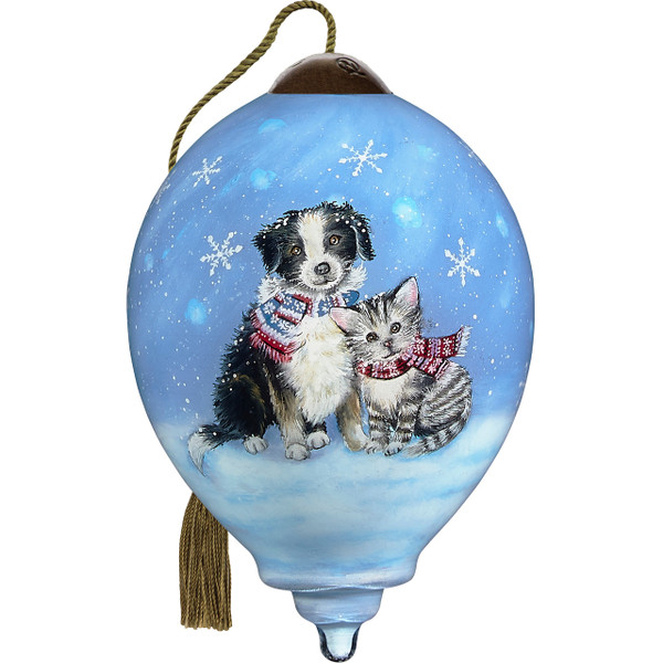 Ne'Qwa Ornament, Bundled in Love (7211110)