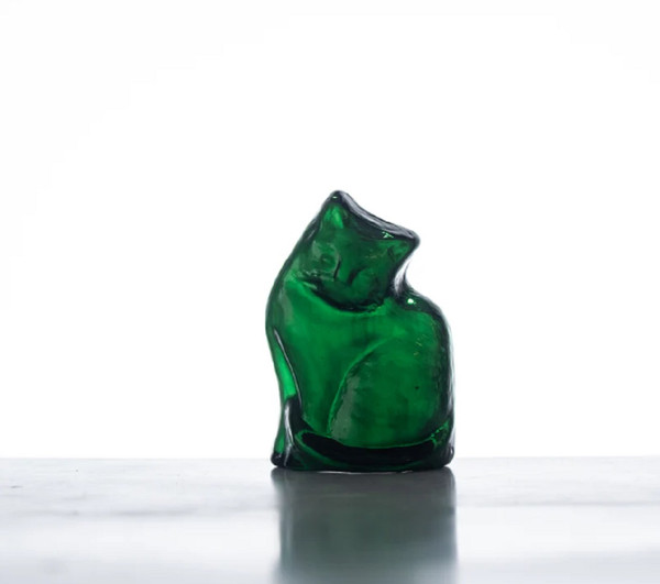 Blenko Cat Paperweight, Clover (6402P-CLOVER)