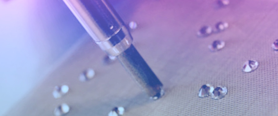 ​What are hotfix rhinestones?