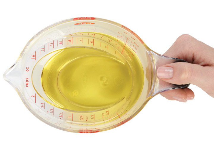 OXO Good Grips Angled Measuring Cup - Thumbnail 5