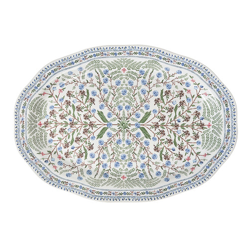 Juliska Villa Seville 17" Platter - Chambray

SVL-73/47
17"L, 12"W, 2"H

Festooned with a burst of intricate leaves, charming wildflowers, and a scalloped rim with tiny garlands of blossoms in exquisite detail, this enchanting platter makes serving up everything from charcuterie to the main course a delicious work of art.