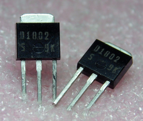 2SD1802 / D1802 / TRANSISTOR / TP / 2 PIECES (qzty)