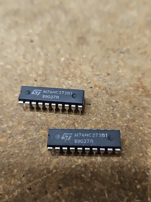 MC74HC273B1  / ORIGINAL / DIP / IC / 2 PIECES /  (qzty)