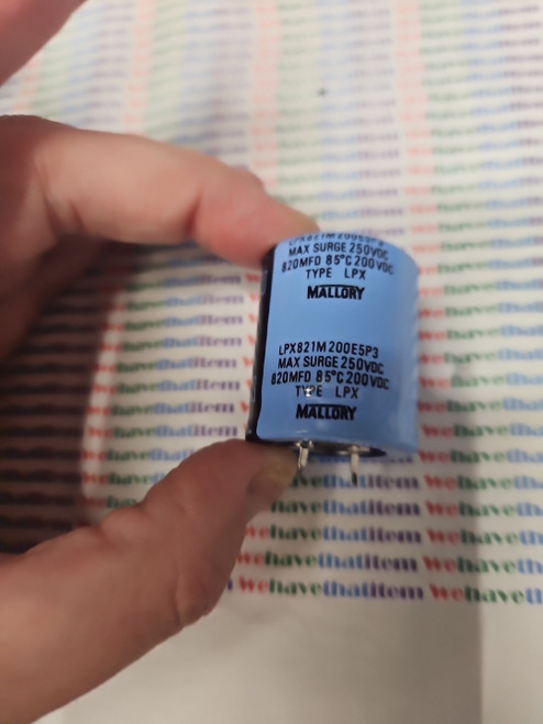 820mfd 200v /  ELECTROLYTIC CAPACITOR / 85C / 1 PIECES (qzty)