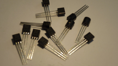 KSP44 / TRANSISTOR / STRAIGHT LEADS / 5 PIECES / (qzty)