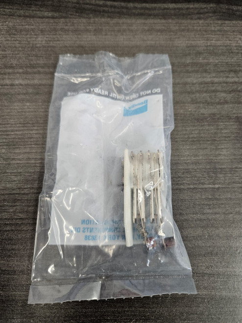 AIRCRAFT  SWITCH A218-101126-00 / PM21230-2 / HELICOPTER / JETS / NEW