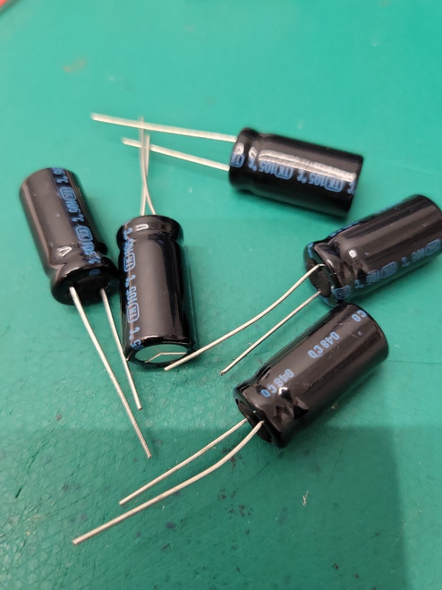 1200uf 25v / ELECTROLYTIC CAPACITOR / 5 PIECES (qzty)