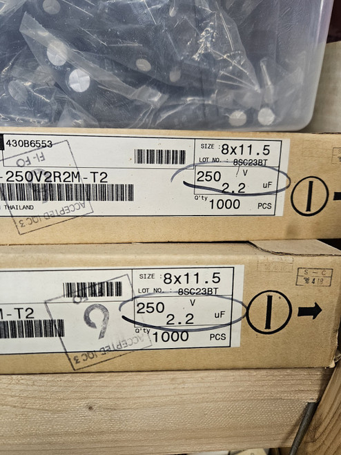2.2uf 250v / ELECTROLYTIC CAPACITOR / 25 PIECES (qzty)