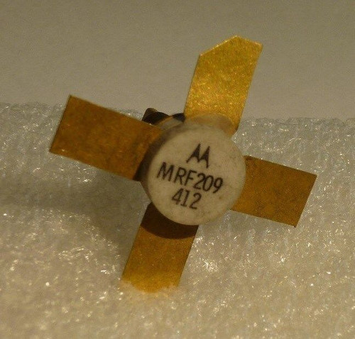 MRF209 / RADIO FREQUENCY TRANSISTOR / 1 PIECE (qzty)