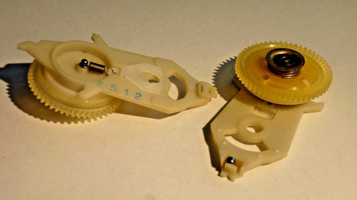 IDLER ASSEMBLY / RCA# 117194 /  HITACHI# 6886792 / 2 PIECES / (qzty)