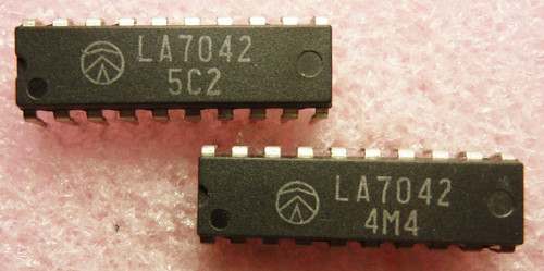 LA7042 / IC / DIP  / 2 PIECES (QZTY)