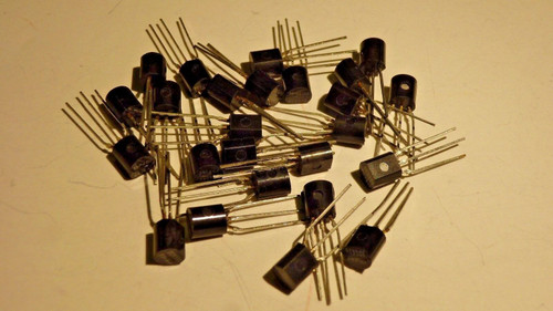 BC558B / TRANSISTOR / 25 PIECES (qzty)