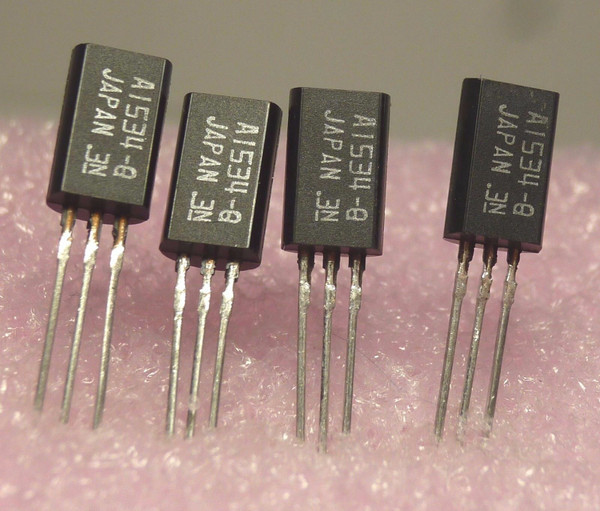 2SA1534-Q / TRANSISTOR / 4 PIECES (QZTY)