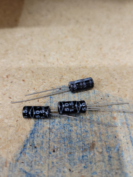 680uf  50 volt / ELECTROLYTIC CAPACITOR /  5 PIECES (qzty)