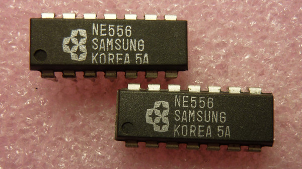 NE556N / IC / DIP / 2 PIECES  (qzty)
