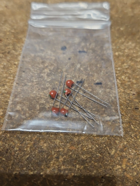 VD1122 / THERMISTOR / 4 PIECES  (qzty)