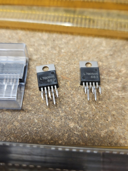 L750505 / IC / TO220 / 2 PIECES (qzty)