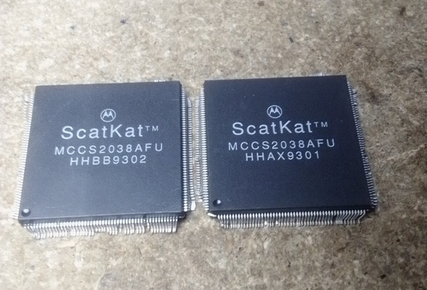 MCCS2038AFU / IC / SURFACE MOUNT  / 2 PIECES  (qzty)