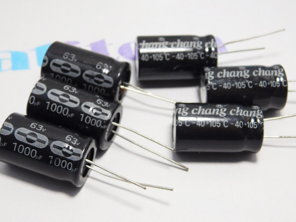 10000uf 35v / ELECTROLYTIC CAPACITOR / 105 DEGREES  / 2 PIECES (qzty)