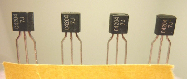 2SC4204 / TRANSISTOR / 4 PIECES (QZTY)