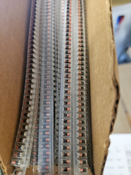 1N4007  / DIODE / SURFACE MOUNT / 10 PIECES  (qzty)