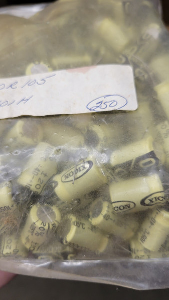 470uf  10 volt / ELECTROLYTIC CAPACITOR / 105 degree / 5 PIECES (qzty)